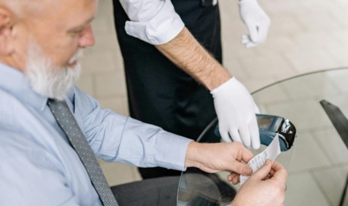 PLAĆAMO LI USLUGU ILI PROIZVOD? ŠTO GOST UISTINU OČEKUJE?